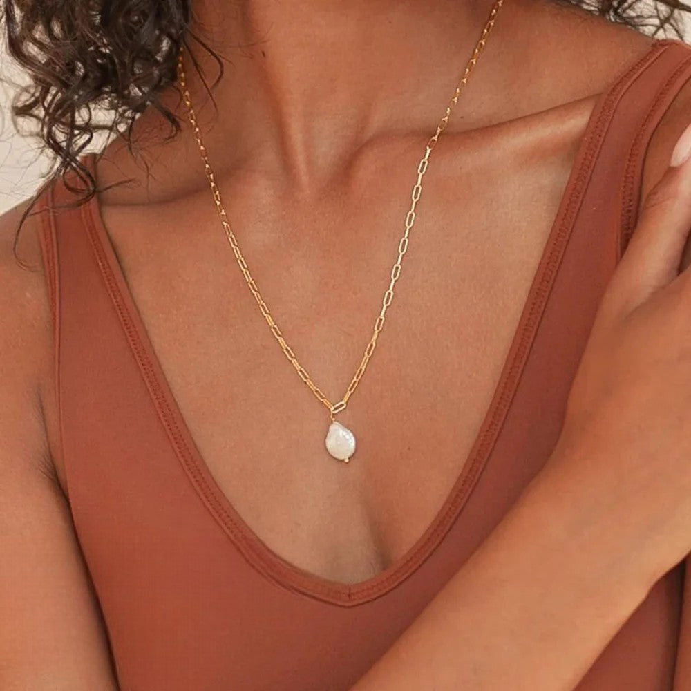 Box-style necklace